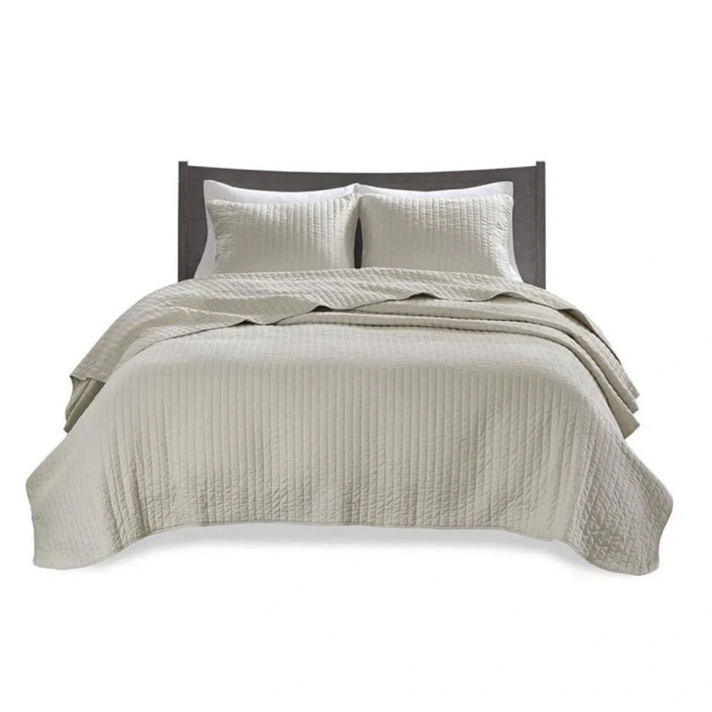 NWOT Madison Park -  2pc Twin/Twin Extra Long M Cream, with pillow case